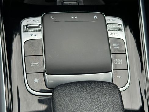 Used 2020 Mercedes-Benz GLB 250 4MATIC w/ Premium Package image 21