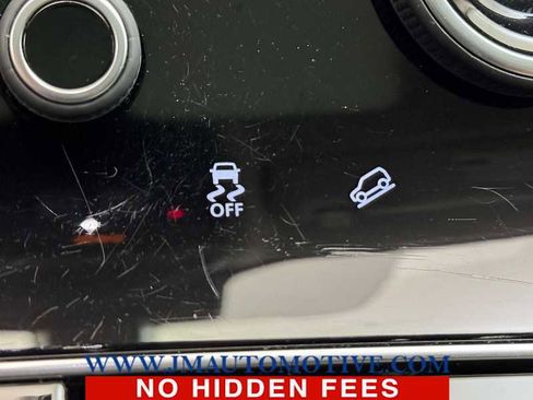 Used 2018 Land Rover Range Rover Velar S image 31