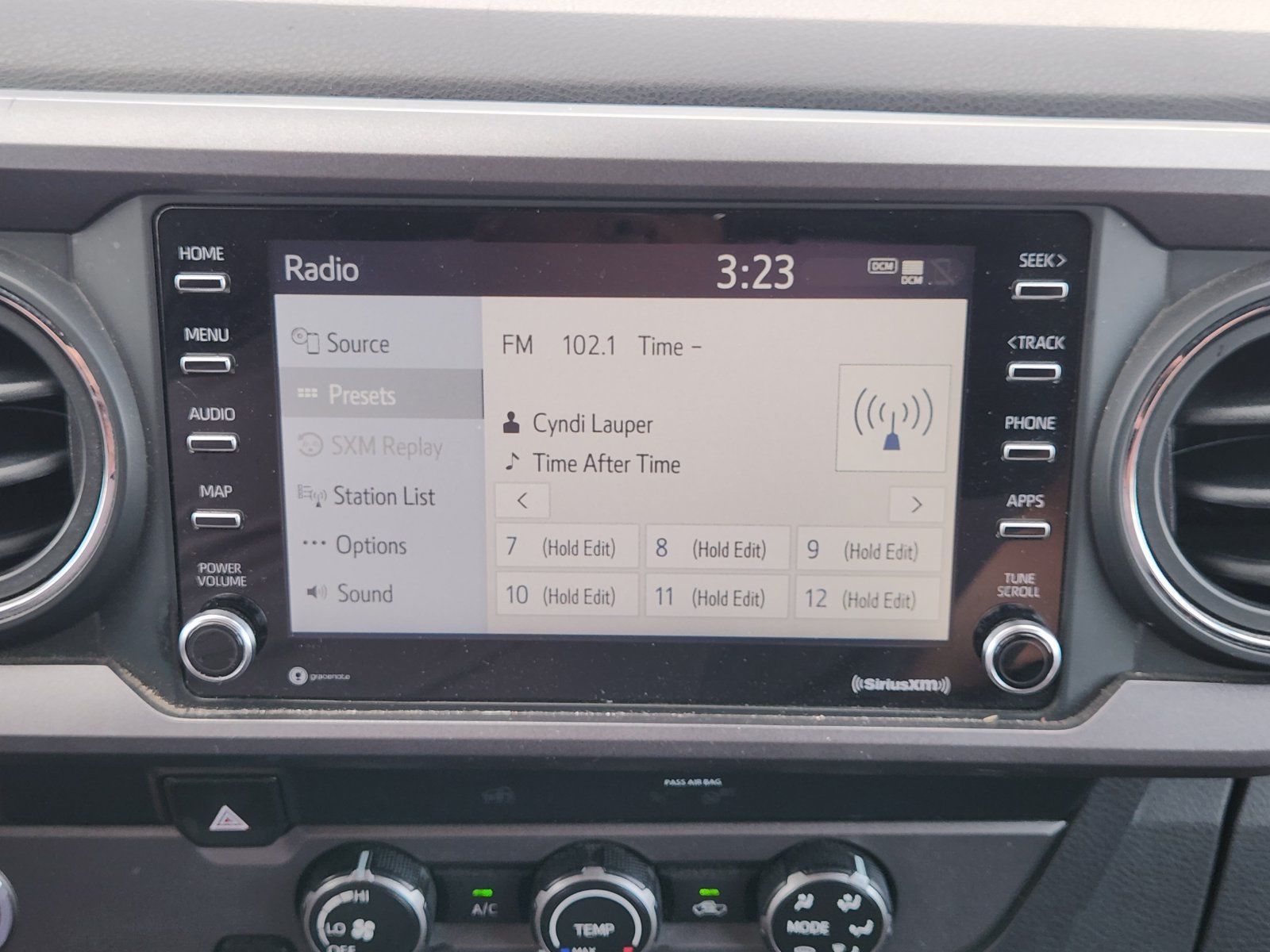 Used 2020 Toyota Tacoma TRD Sport w/ Technology Package RWD image 18