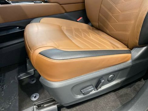 Used 2024 Nissan Pathfinder Platinum w/ Cargo Package image 17