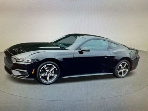 Used 2024 Ford Mustang Premium image 9