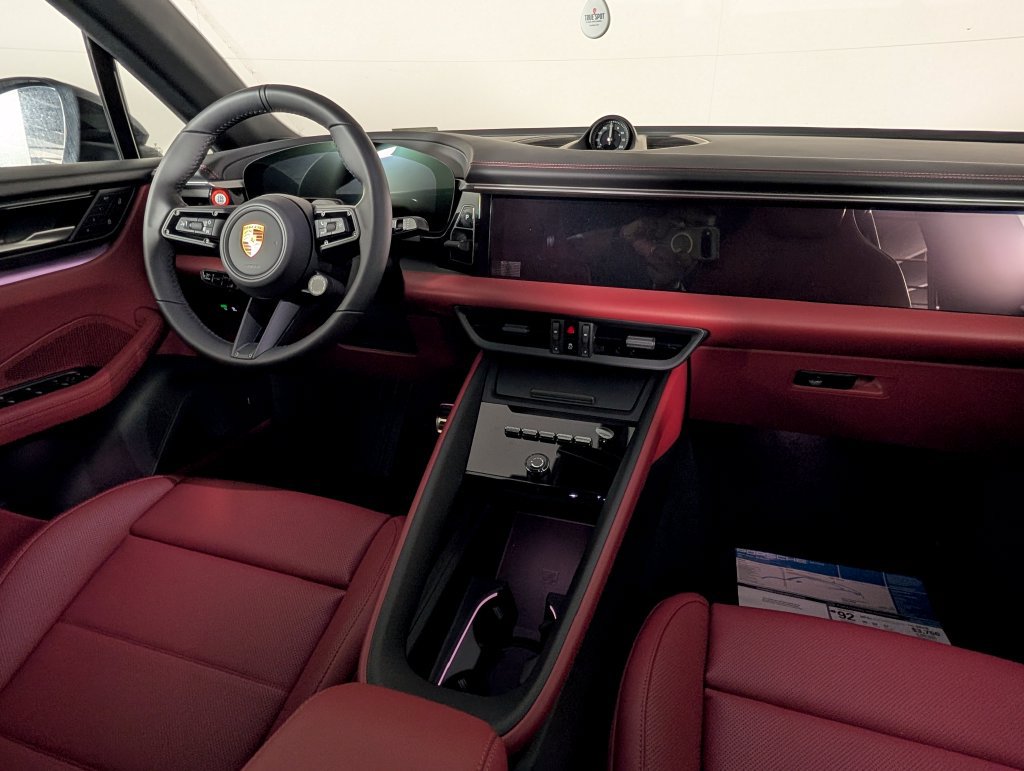 New 2026 Porsche Macan 4S Electric AWD/4WD image 22