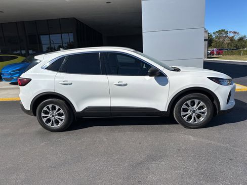 Certified 2023 Ford Escape Active image 2