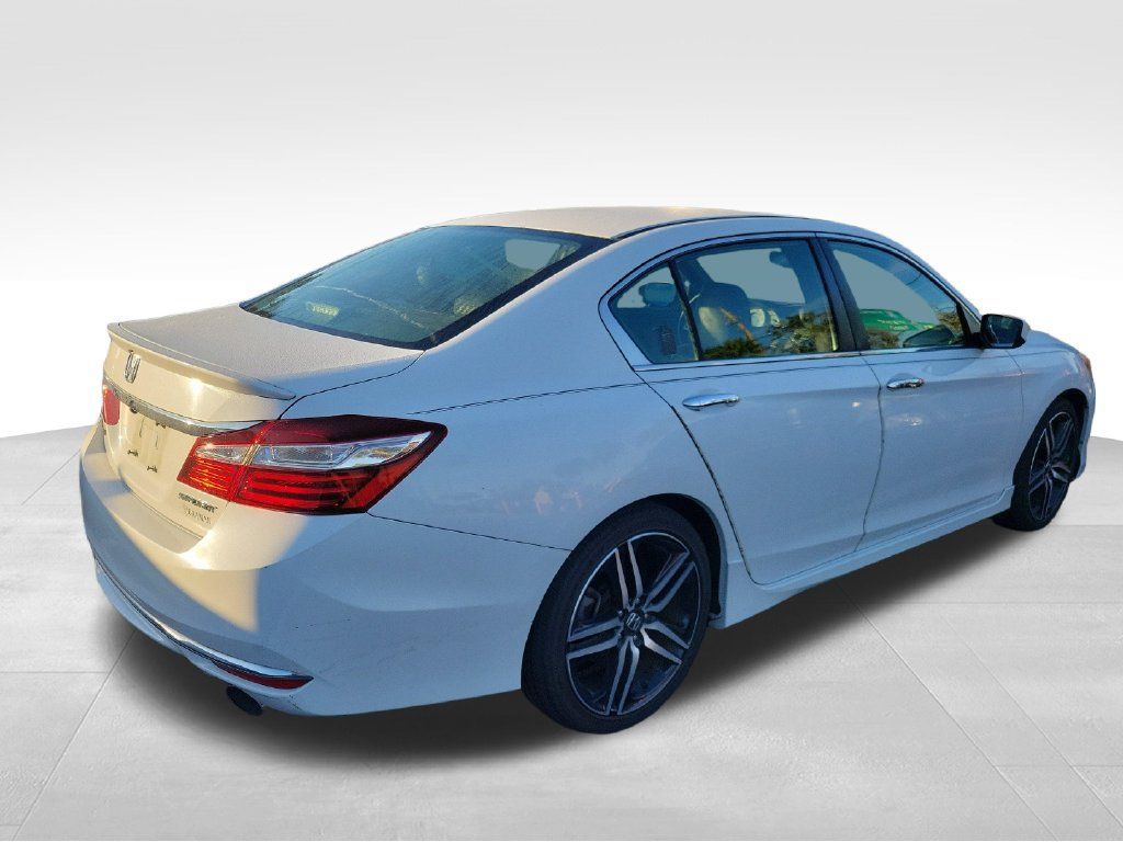 Used 2017 Honda Accord Sport image 12
