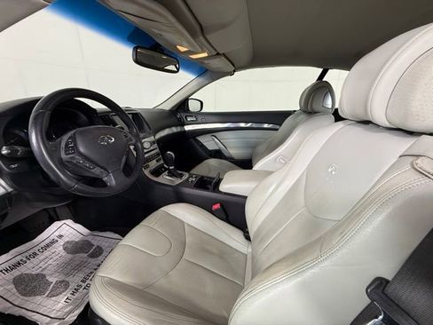 Used 2009 INFINITI G37 Convertible w/ Premium Pkg RWD image 5