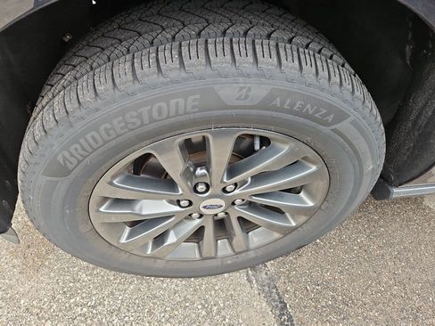 Used 2020 Ford Expedition Limited w/ Equipment Group 301A AWD/4WD image 4