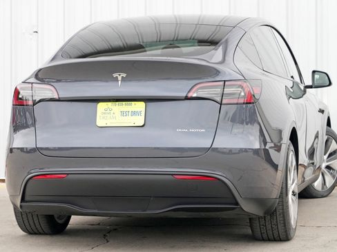 Used 2023 Tesla Model Y Long Range image 5