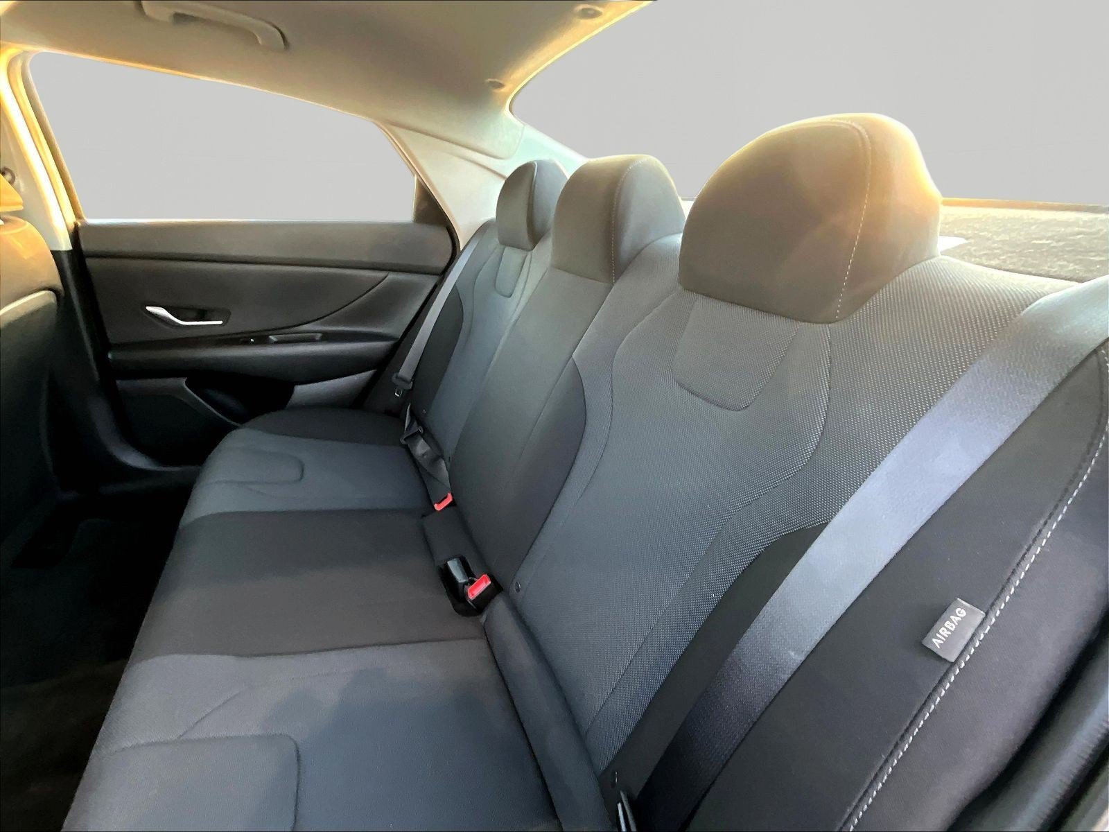 Used 2024 Hyundai Elantra SE FWD image 22