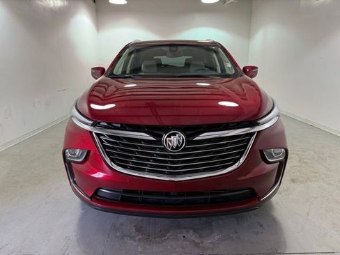 Used 2023 Buick Enclave Essence FWD image 2