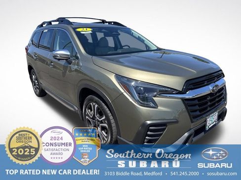 Used 2023 Subaru Ascent Limited w/ Technology Package AWD/4WD image 1
