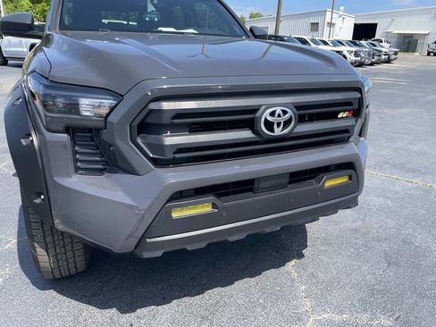 Used 2024 Toyota Tacoma SR5 w/ SR5 Upgrade Package AWD/4WD image 11