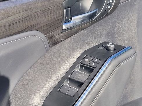 New 2026 Toyota Highlander Platinum image 14