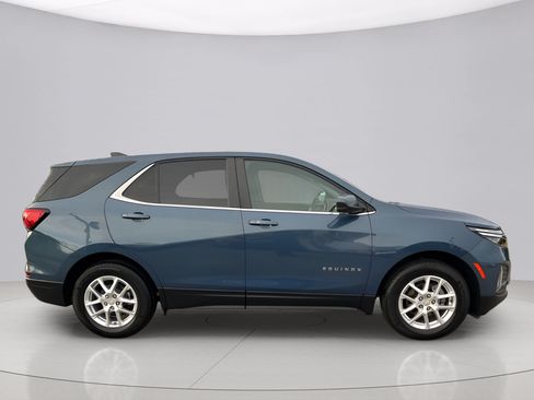 Used 2024 Chevrolet Equinox LT FWD image 2