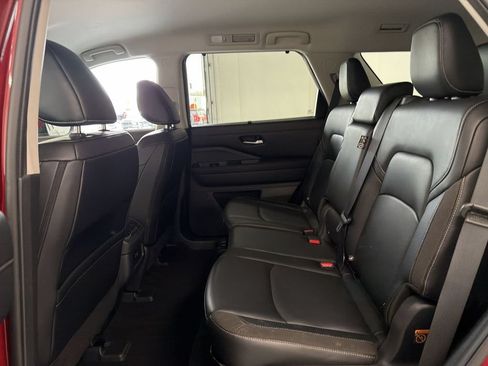 Certified 2024 Nissan Pathfinder SL AWD/4WD image 18