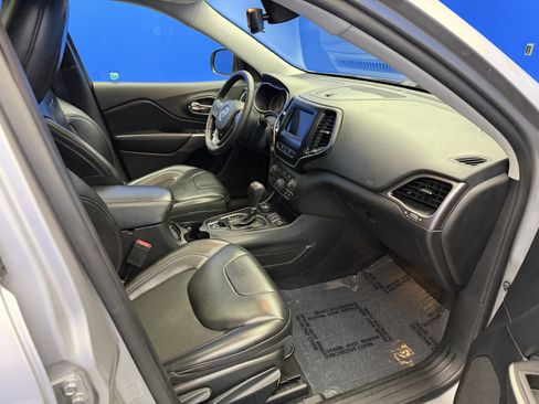 Used 2021 Jeep Cherokee Latitude Plus w/ Sun & Sound Group AWD/4WD image 25