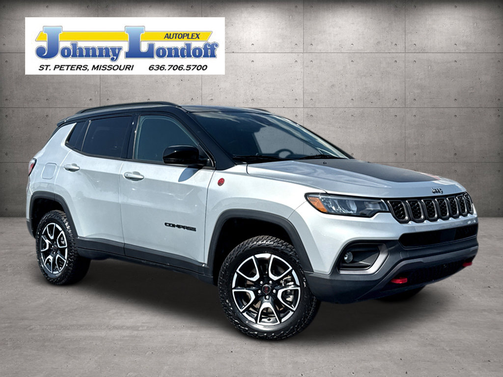 Used 2025 Jeep Compass Trailhawk AWD/4WD image 1
