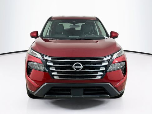 Used 2025 Nissan Rogue SV AWD/4WD image 2