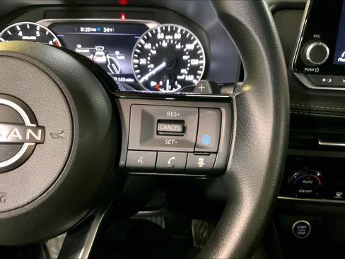 Used 2023 Nissan Rogue SV image 25