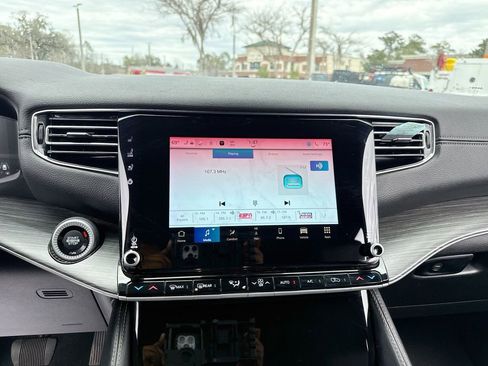 Used 2023 Jeep Wagoneer Series III w/ Preferred Equipment Group image 17