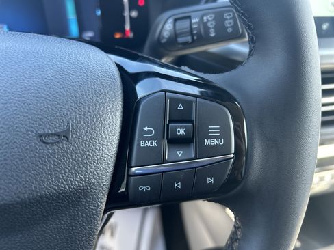 New 2025 Ford Escape SE image 15