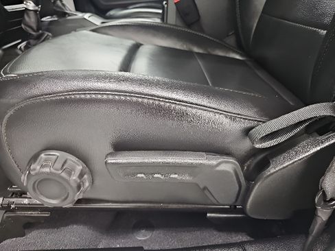 Used 2020 Jeep Wrangler Unlimited Sahara AWD/4WD image 15