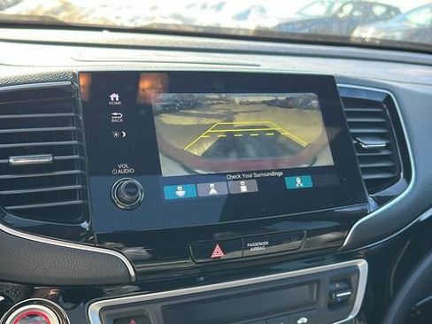 Used 2025 Honda Passport Black Edition image 17