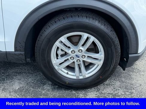 Used 2023 Ford Explorer XLT w/ Equipment Group 202A RWD image 9