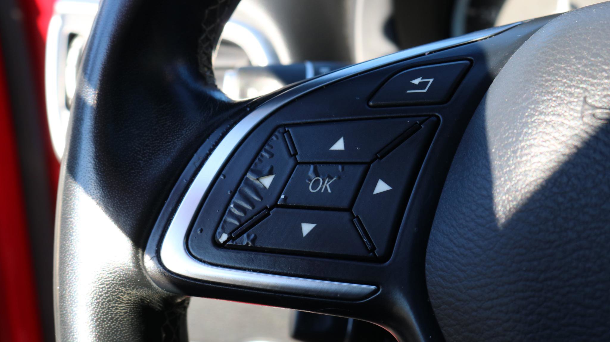 Used 2019 INFINITI QX30 FWD image 15
