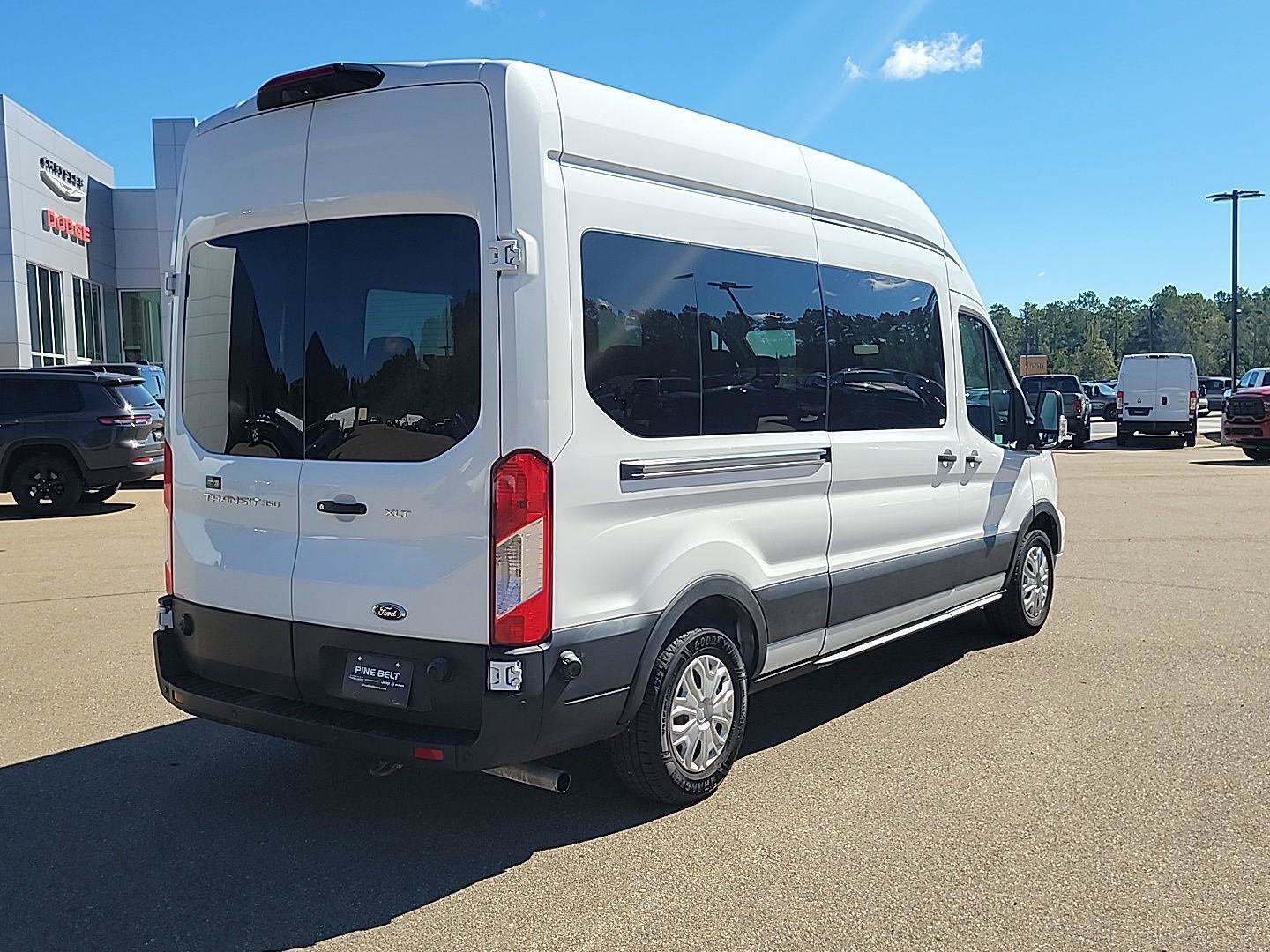 Used 2024 Ford Transit 350 XLT RWD image 17