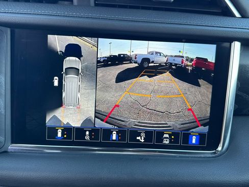 Used 2023 GMC Yukon XL Denali image 31