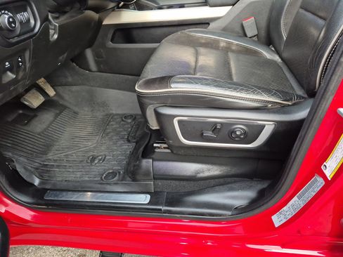 Used 2019 RAM 1500 Laramie AWD/4WD image 13