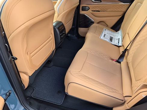 New 2026 Jeep Grand Cherokee Summit image 20