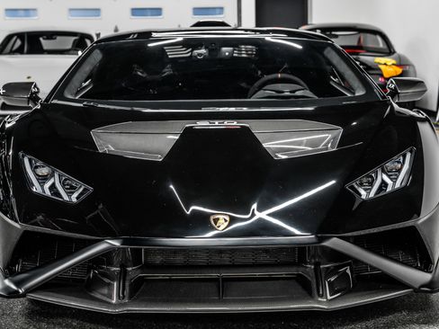 Used 2021 Lamborghini Huracan STO image 4