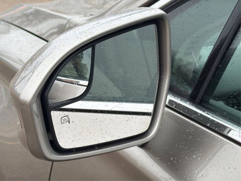 Used 2019 Lincoln MKC Premiere image 25