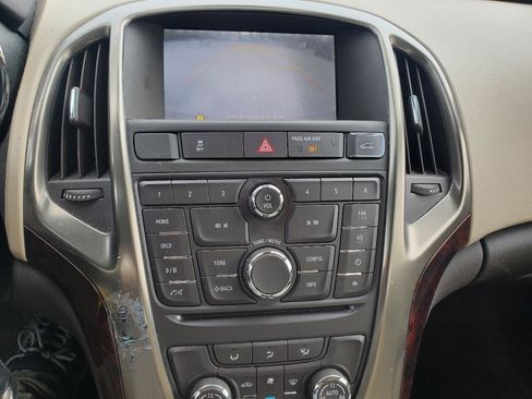 Used 2015 Buick Verano FWD image 22