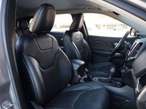 Used 2021 Jeep Cherokee Latitude Lux FWD image 31