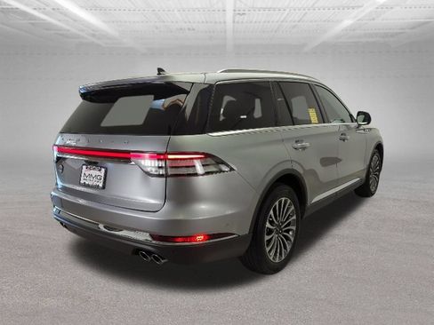 Used 2024 Lincoln Aviator Reserve w/ Equipment Group 201A AWD/4WD image 8