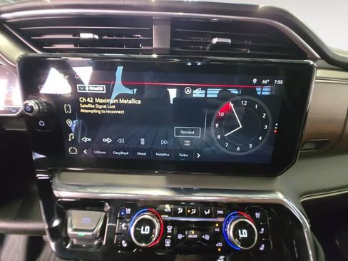 Used 2025 GMC Sierra 3500 Denali Ultimate AWD/4WD image 15