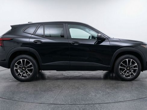 Used 2025 Chevrolet TrailBlazer LT FWD image 11