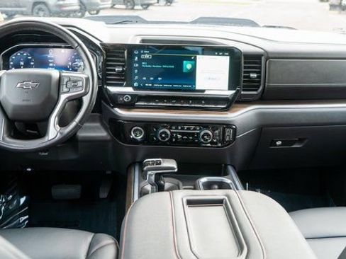 Used 2022 Chevrolet Silverado 1500 LT Trail Boss w/ LPO, Dark Essentials Package AWD/4WD image 14