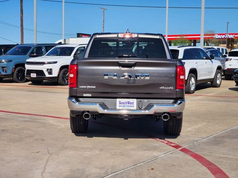 New 2026 RAM 1500 4x4 Crew Cab image 8