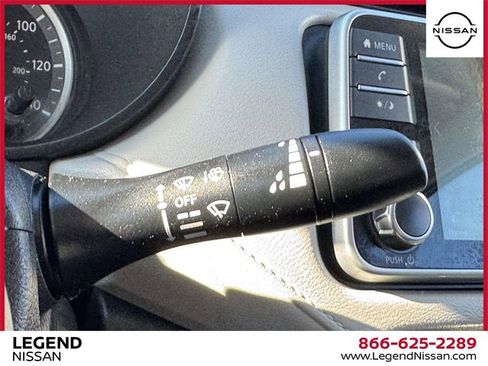 Used 2022 Nissan Versa SV image 21