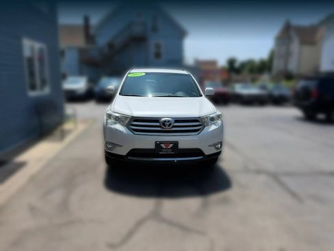 Used 2013 Toyota Highlander Plus AWD/4WD image 7