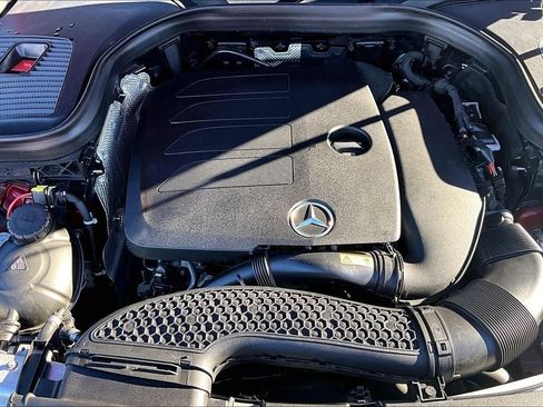 Used 2021 Mercedes-Benz GLC 300 4MATIC w/ Premium Package image 30