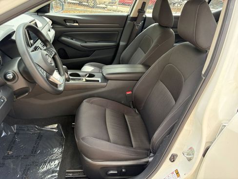 Used 2025 Nissan Altima 2.5 SV image 23