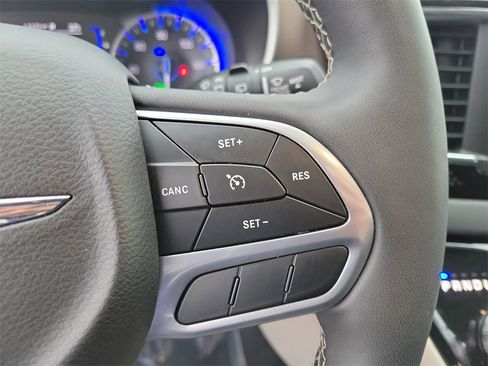 Used 2024 Chrysler Voyager LX image 24