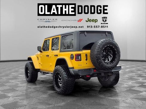 Used 2019 Jeep Wrangler Unlimited Rubicon w/ Cold Weather Group image 3