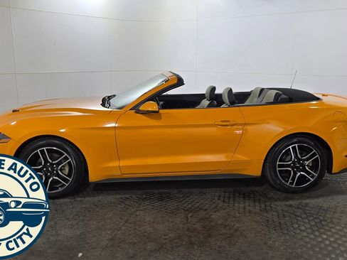 Used 2019 Ford Mustang Premium w/ Ford Safe & Smart Package RWD image 4