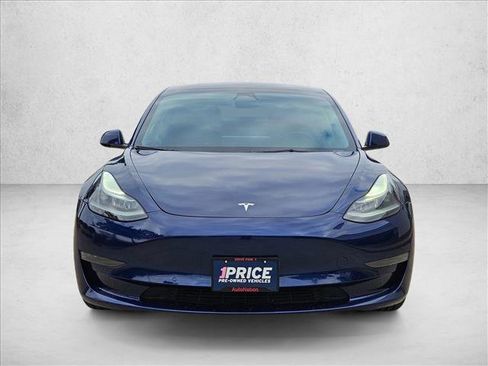 Used 2022 Tesla Model 3 image 2