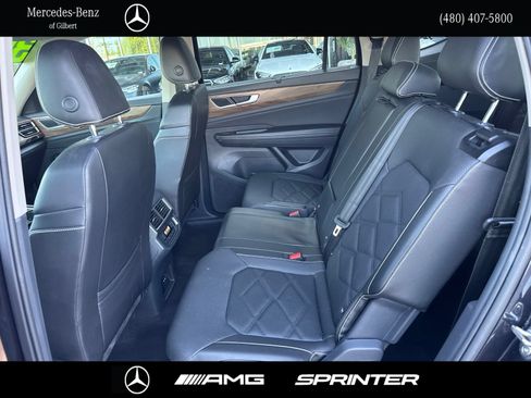 Used 2025 Volkswagen Atlas SE FWD image 18
